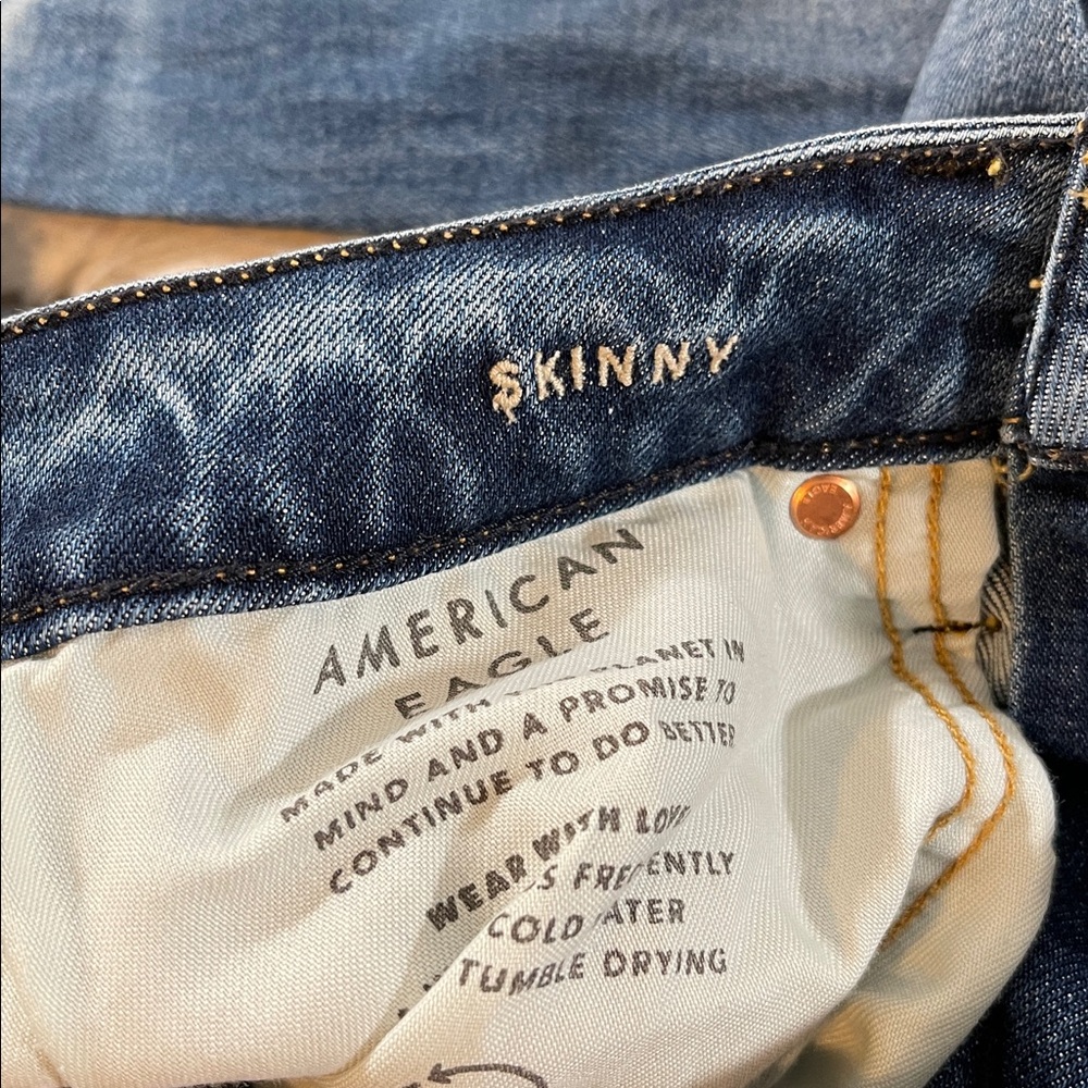 AMERICAN EAGLE AE AirFlex+ Distressed Skinny Jeans Size 29x32 - Picture 8 of 10